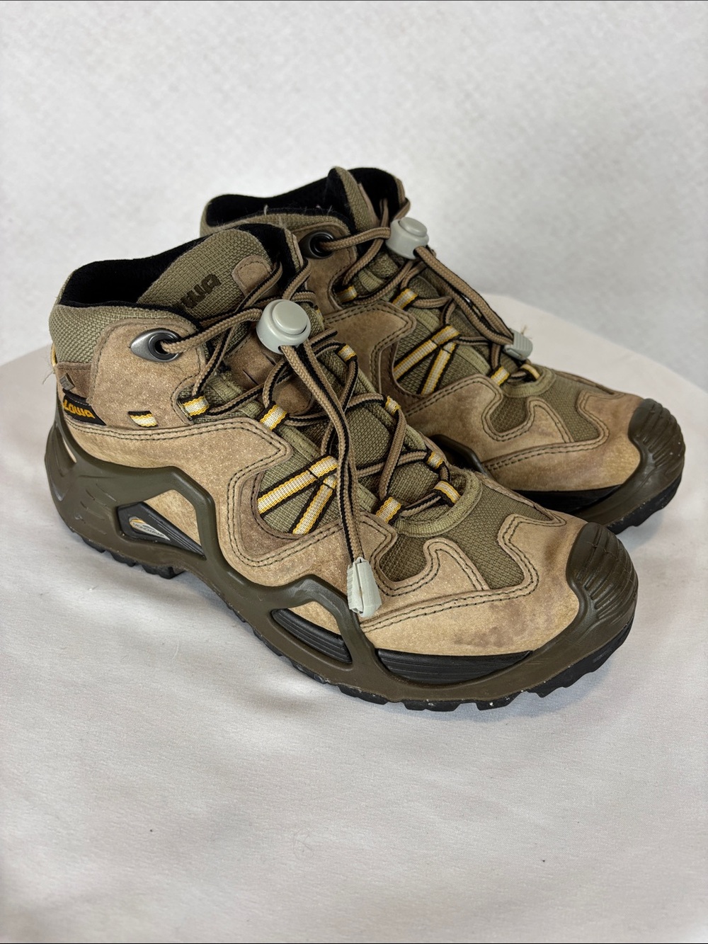 LOWA Bora GTX QC WS Women’s 8 Hiking Boots Gore-Tex Trail Granola Brown EU 39.5